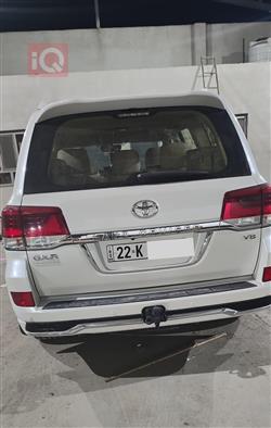 تۆیۆتا لاند کروزەر